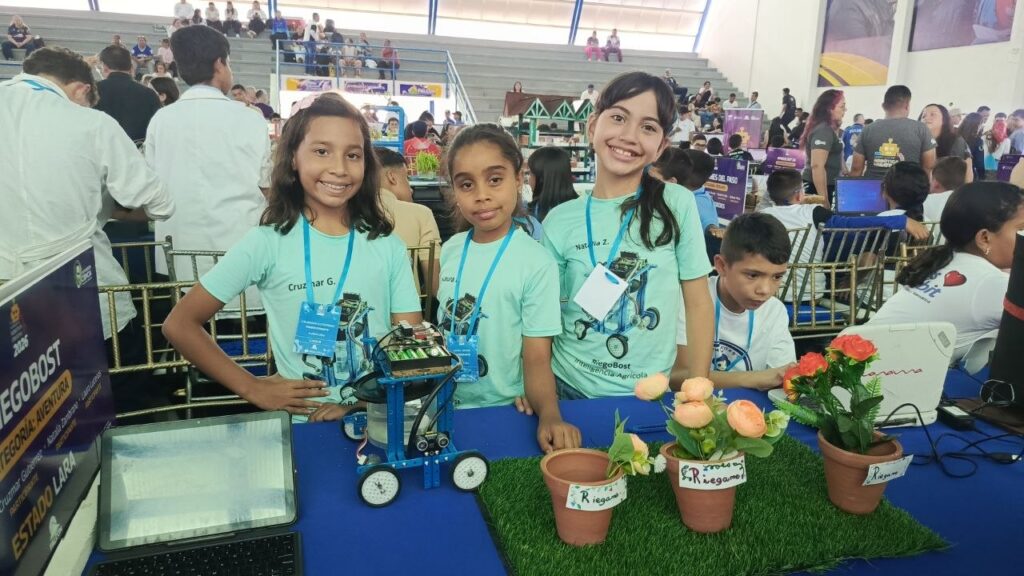 Consolidando su liderazgo tecnológico, Lara pasa a la fase nacional de las Olimpiadas de Robótica Creativa con 9 equipos clasificados » photo 2026 05 19 22 17 08 »