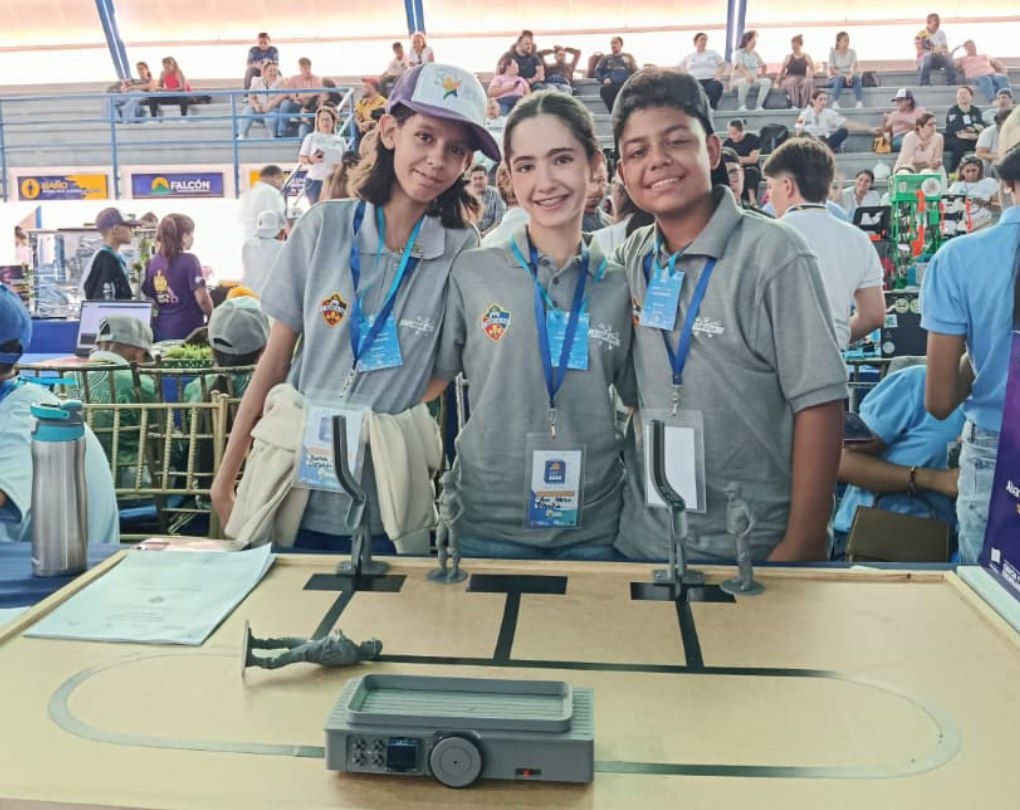 Consolidando su liderazgo tecnológico, Lara pasa a la fase nacional de las Olimpiadas de Robótica Creativa con 9 equipos clasificados » photo 2026 05 19 22 17 21 »
