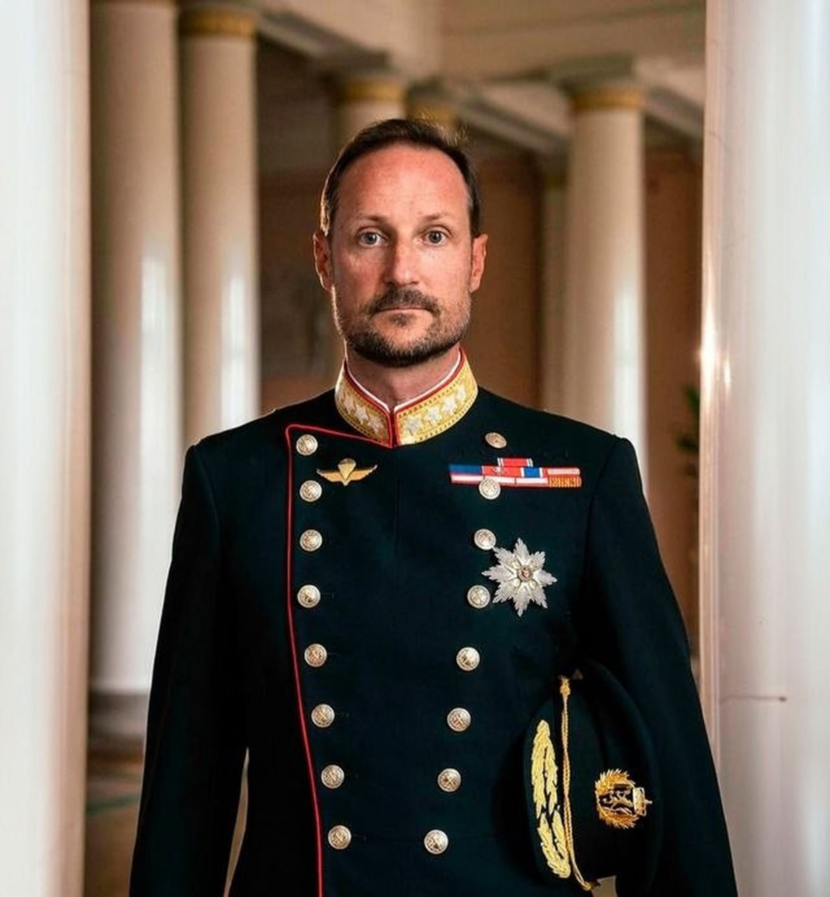 ¡Noruega inicia una nueva era! El Rey Haakon VIII asume el trono tras el fallecimiento de Harald V » photo 2026 09 02 21 37 38 »