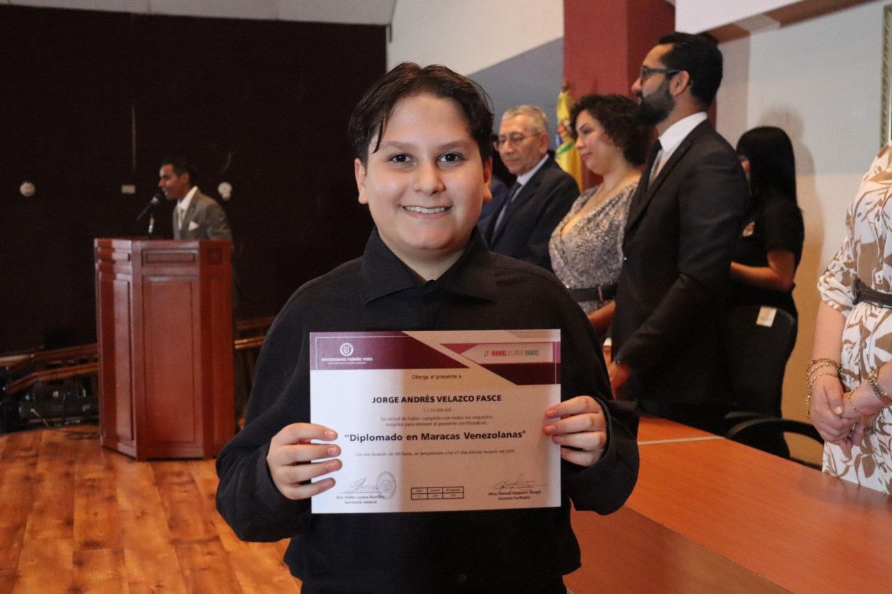 La Universidad Fermín Toro hace historia al graduar a la primera cohorte del diplomado en maracas venezolanas » photo 2026 09 16 22 23 44 »