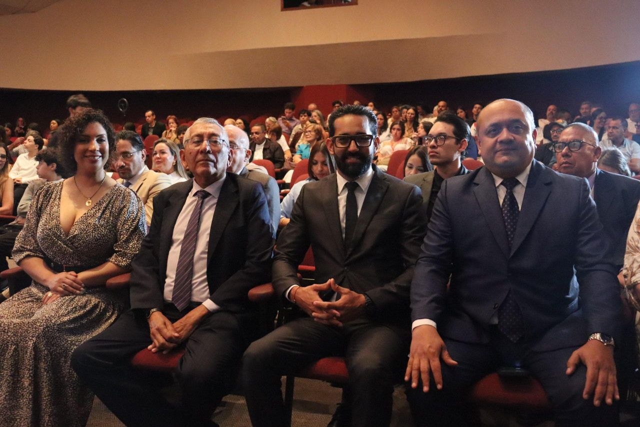La Universidad Fermín Toro hace historia al graduar a la primera cohorte del diplomado en maracas venezolanas » photo 2026 09 16 22 23 52 »