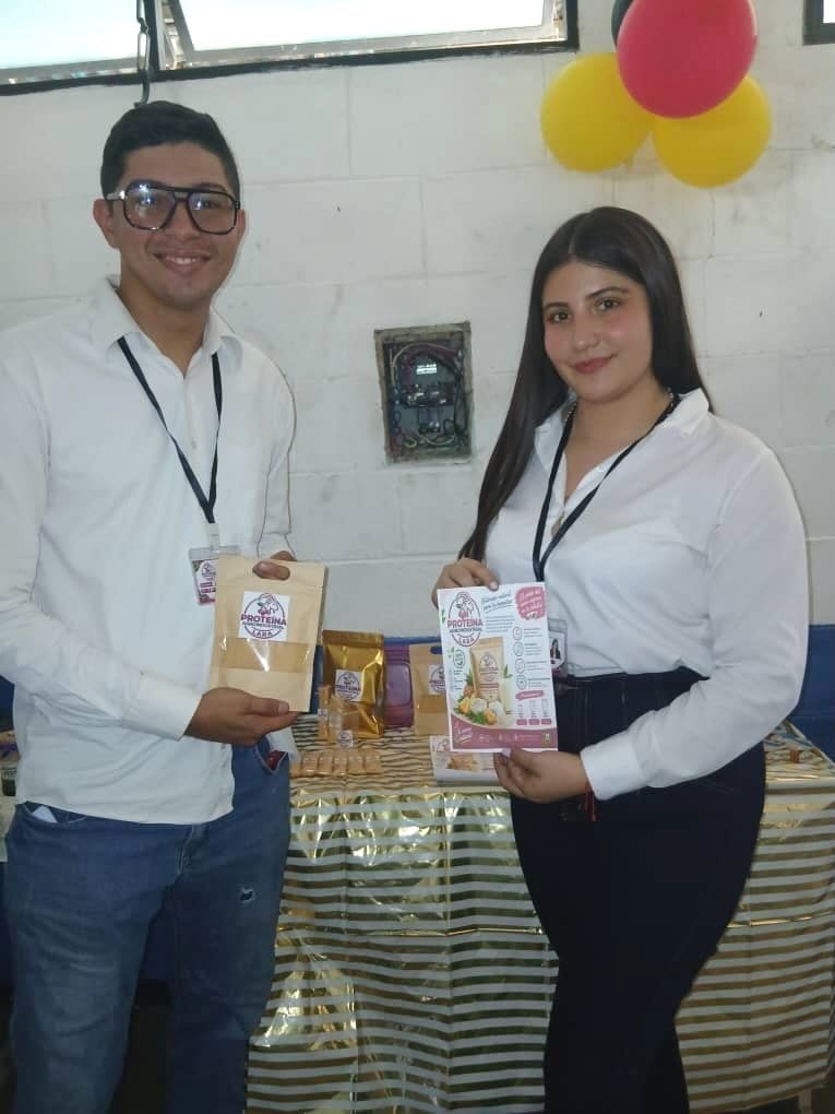¡Entérate! Con una mezcla de talento, estudiantes de Ingeniería Agroindustrial de la UCLA presentaron sus proyectos de innovación y emprendimiento » photo 2026 10 14 22 50 40 »